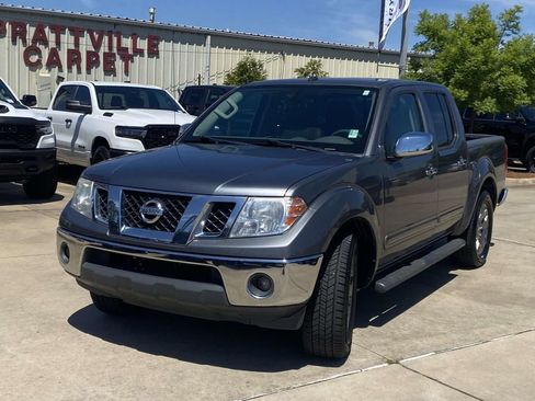 Used 2019 Nissan Frontier SL RWD image 3