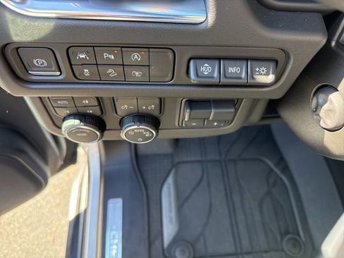 Used 2024 Chevrolet Suburban Premier image 14