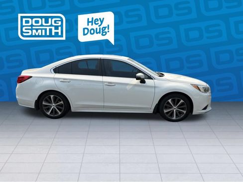 Used 2017 Subaru Legacy 2.5i Limited AWD/4WD image 2