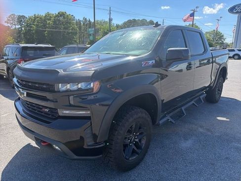Used 2019 Chevrolet Silverado 1500 LT Trail Boss image 3