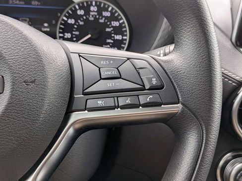 Used 2024 Nissan Sentra SV FWD image 23
