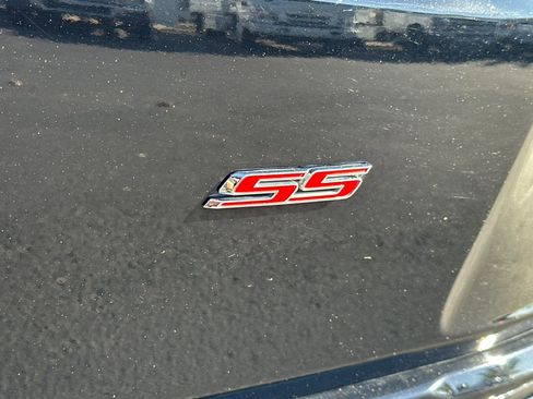 Used 2018 Chevrolet Camaro SS image 31