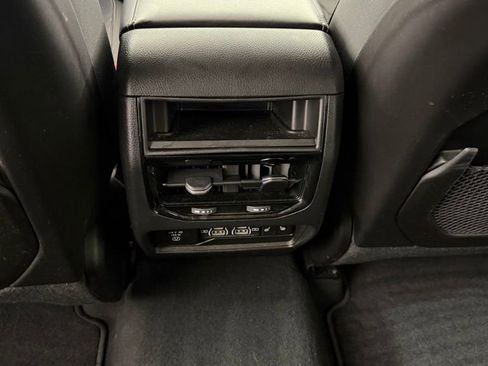 Used 2023 Jeep Grand Cherokee Limited w/ Black Appearance Package AWD/4WD image 29