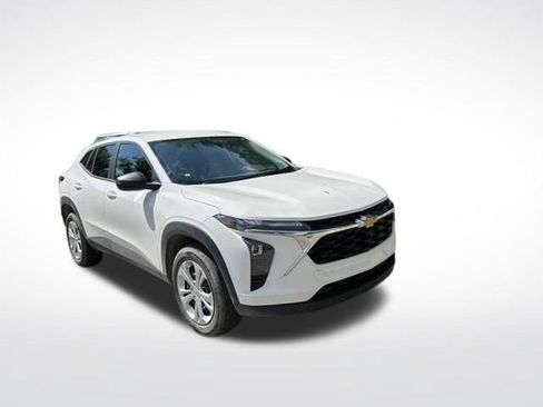 Certified 2024 Chevrolet Trax LS FWD image 7
