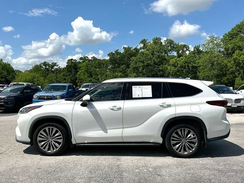 Used 2020 Toyota Highlander Platinum image 12