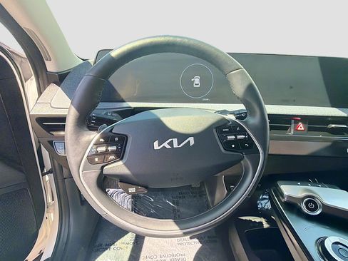 Used 2024 Kia EV6 Light AWD/4WD image 18