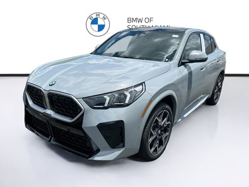 New 2026 BMW X2 xDrive28i w/ M Sport Package AWD/4WD image 3