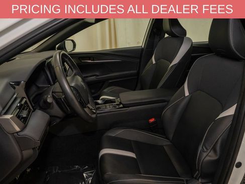 Used 2025 Toyota Camry SE FWD image 10
