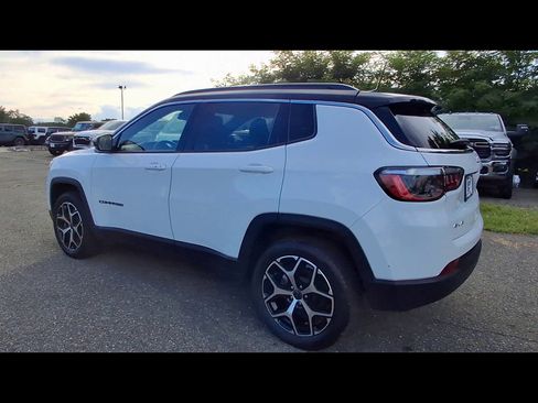 Certified 2025 Jeep Compass Limited AWD/4WD image 6