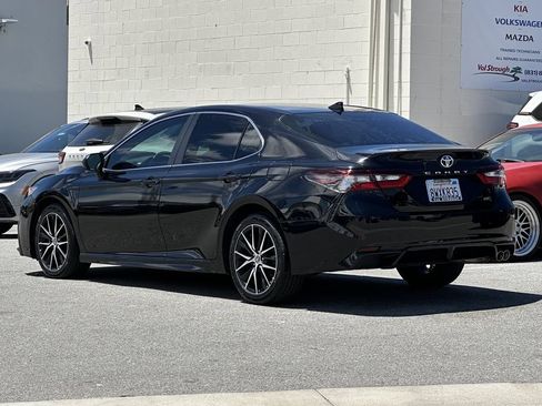 Used 2021 Toyota Camry SE FWD image 5