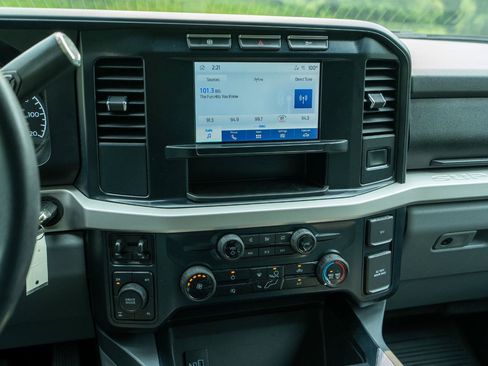 Used 2023 Ford F250 XLT AWD/4WD image 23