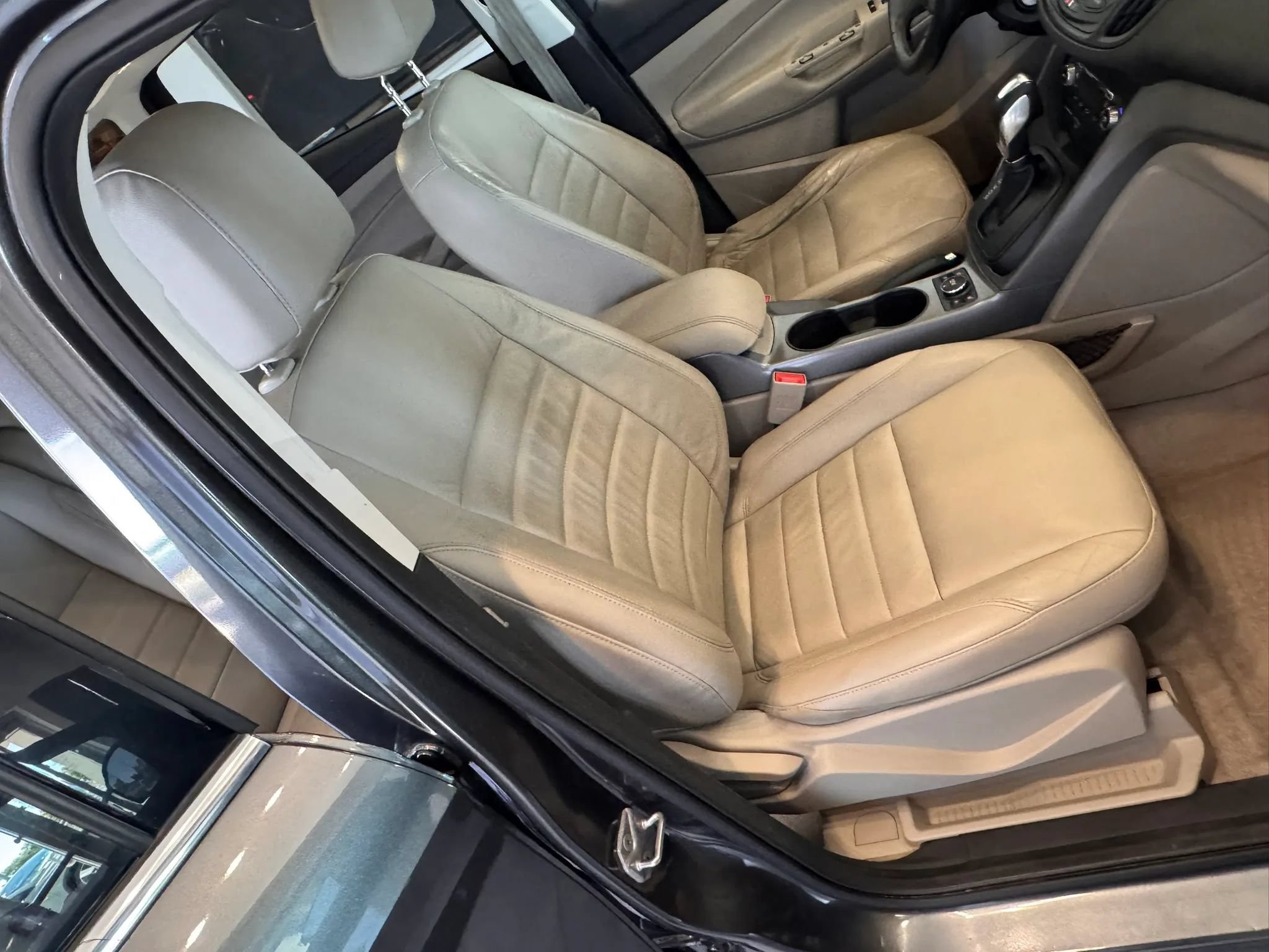 Used 2016 Ford Escape SE w/ SE Leather Comfort Package FWD image 21