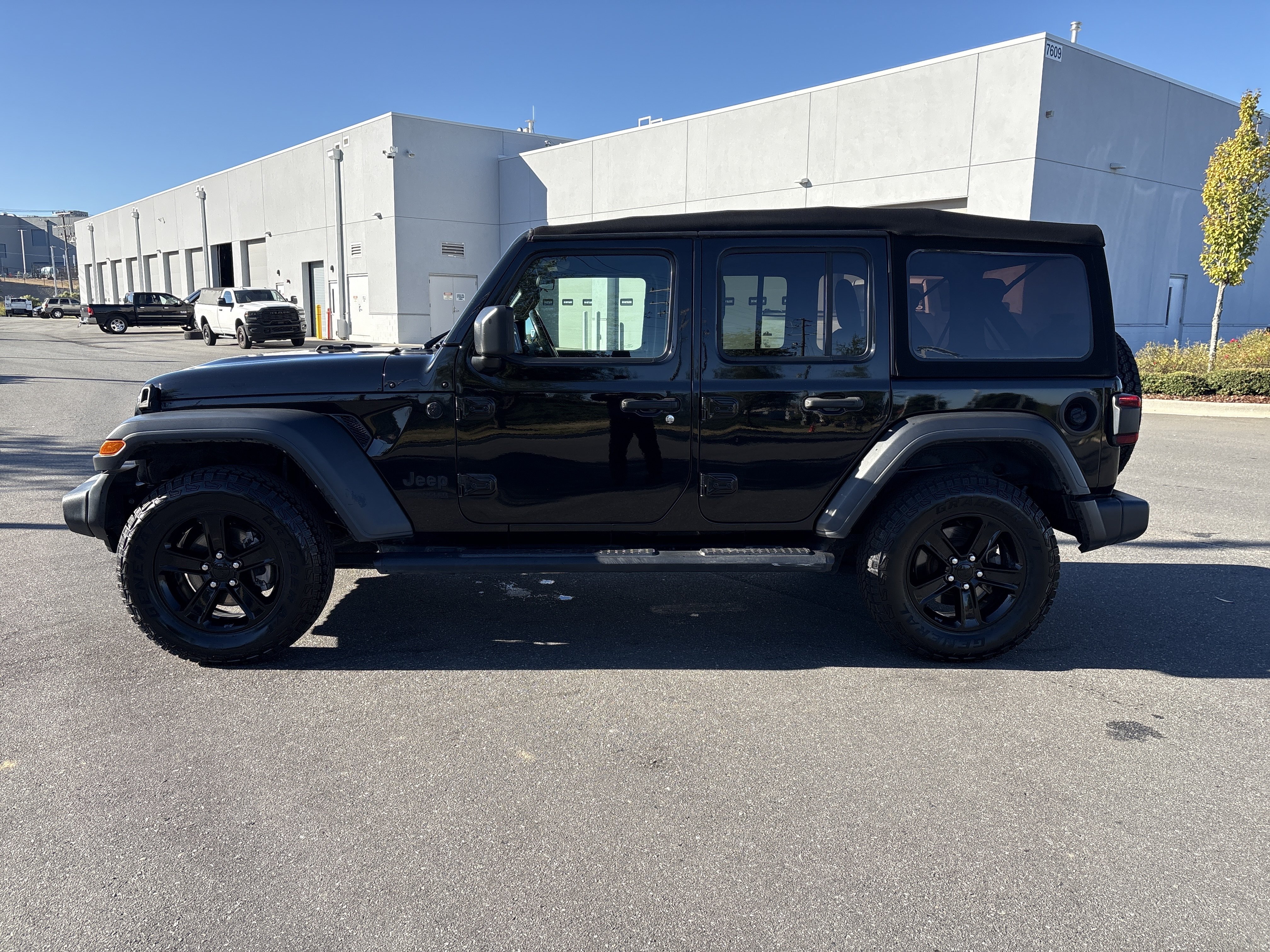 Used 2021 Jeep Wrangler Unlimited Sport AWD/4WD image 6
