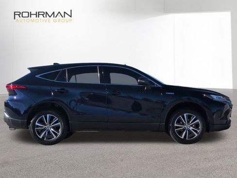 Certified 2021 Toyota Venza LE w/ Carpet Mat Package (TMS) image 4