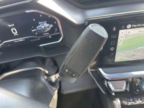 Used 2024 GMC Sierra 2500 Denali Ultimate AWD/4WD image 16