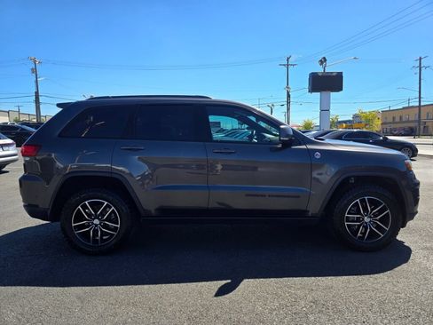 Used 2018 Jeep Grand Cherokee Trailhawk w/ Trailhawk Luxury Group AWD/4WD image 5