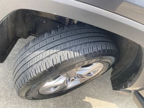 Used 2022 Toyota RAV4 XLE w/ Convenience Package AWD/4WD image 33