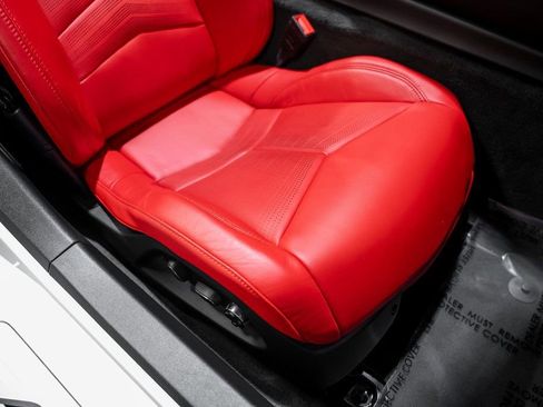 Used 2024 Chevrolet Corvette Stingray Premium Conv w/ 3LT image 33