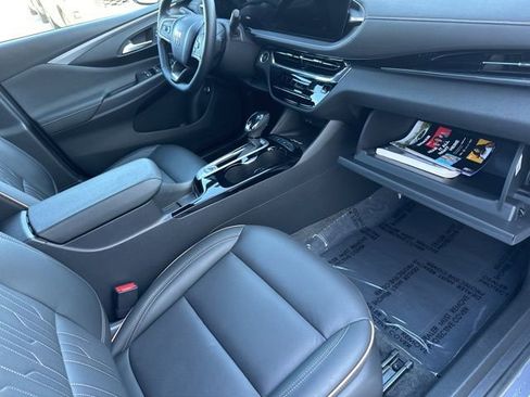 Used 2025 Buick Envista Avenir image 40