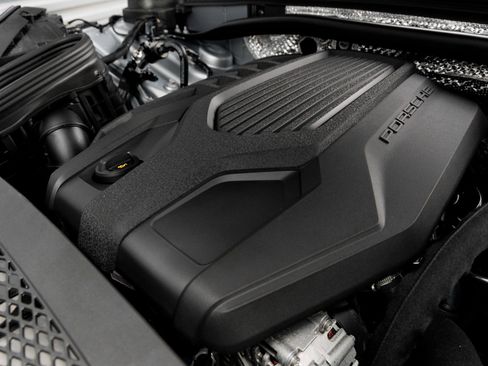 New 2026 Porsche Macan Turbo image 36