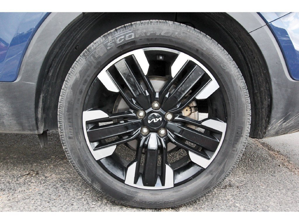 Used 2024 Kia Telluride SX w/ Towing Package FWD image 38