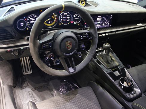 Certified 2024 Porsche 911 GT3 RS image 4