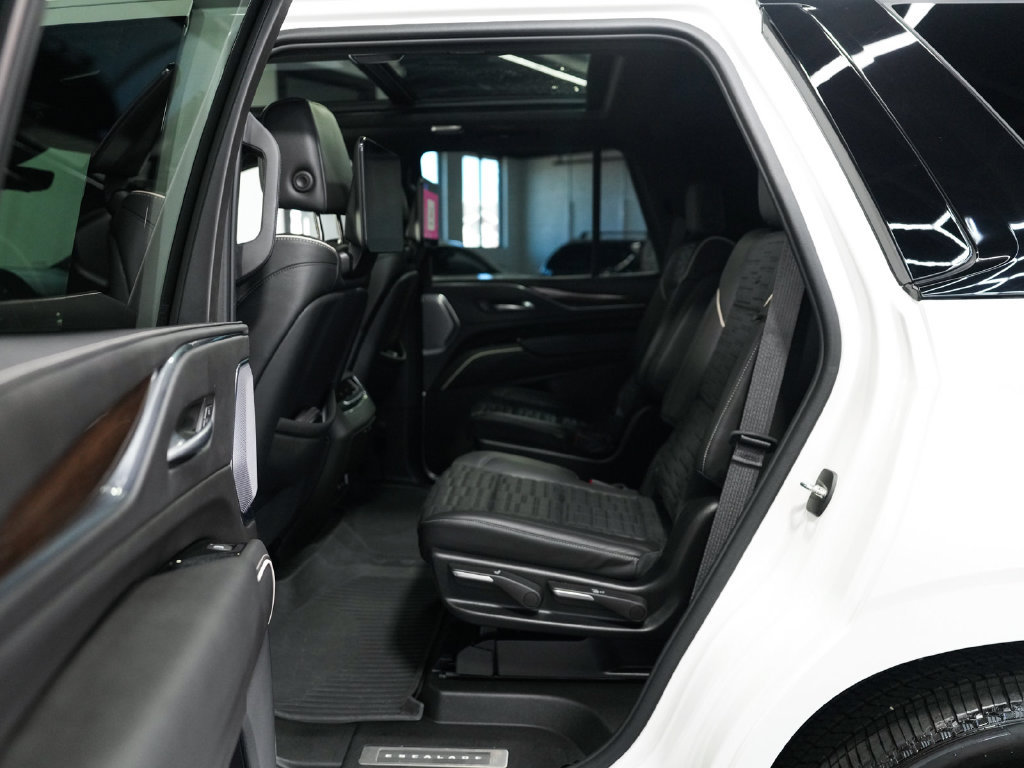 Used 2024 Cadillac Escalade Sport Platinum w/ LPO, Floor Liner Package AWD/4WD image 32