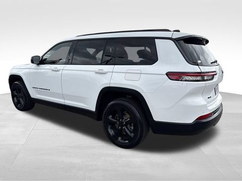Used 2023 Jeep Grand Cherokee L Laredo AWD/4WD image 6
