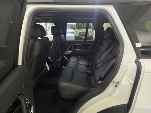 New 2026 Land Rover Range Rover SE image 18