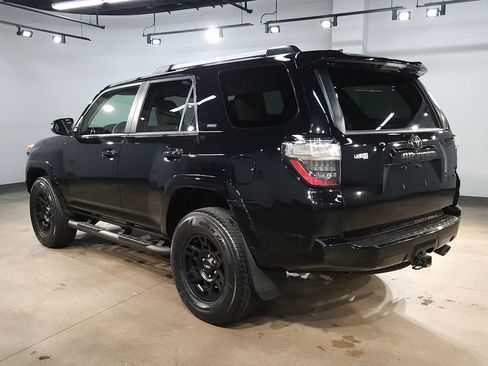 Used 2023 Toyota 4Runner SR5 Premium w/ Moonroof Package image 5