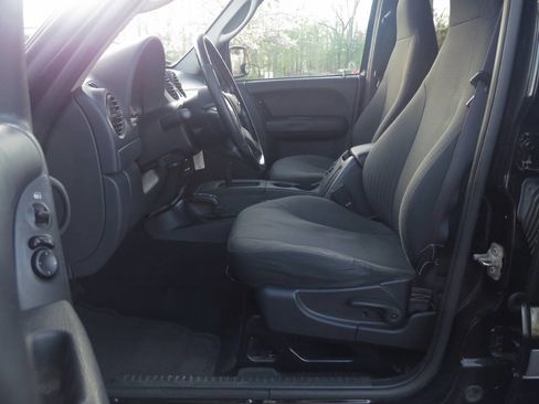 Used 2004 Jeep Liberty Sport w/ PWR Convenience Group image 10