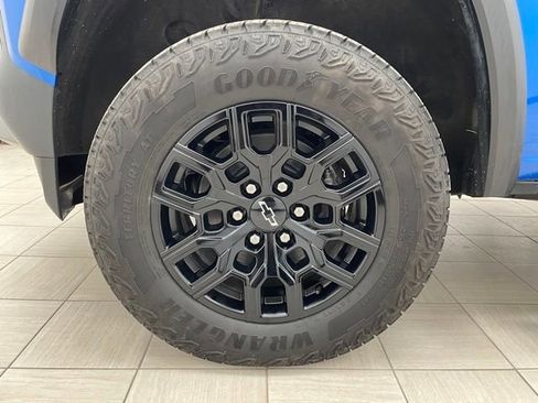 Used 2023 Chevrolet Colorado Trail Boss w/ Advanced Trailering Package AWD/4WD image 9