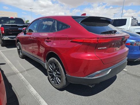 Used 2021 Toyota Venza LE w/ Carpet Mat Package (TMS) AWD/4WD image 2