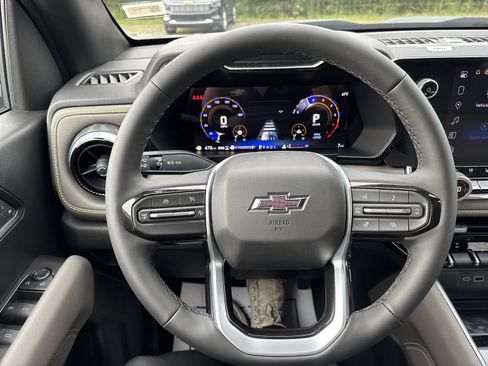 New 2026 Chevrolet Colorado ZR2 w/ Technology Package AWD/4WD image 17