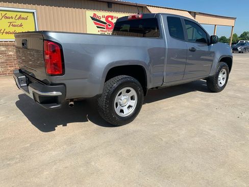 Used 2021 Chevrolet Colorado W/T w/ WT Convenience Package RWD image 2