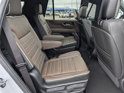 New 2026 GMC Yukon Denali Ultimate AWD/4WD image 31