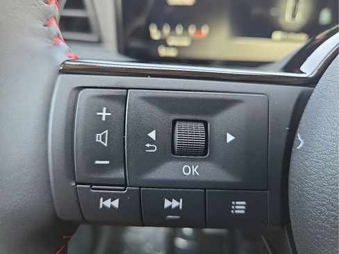 New 2026 Nissan Kicks SR FWD image 21