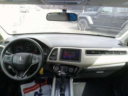 Used 2019 Honda HR-V LX image 19