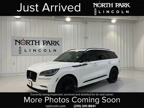 Used 2023 Lincoln Aviator Reserve w/ Equipment Group 201A image 1