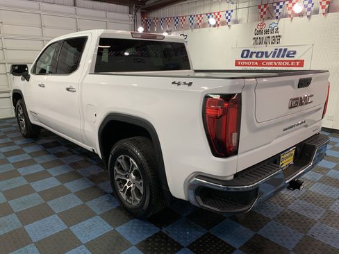 Used 2025 GMC Sierra 1500 SLT image 3