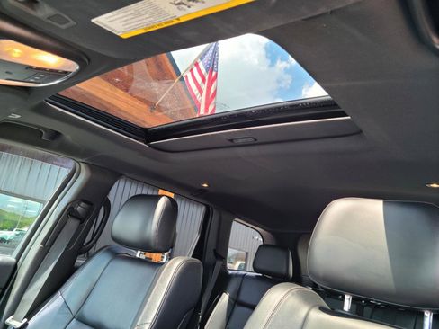 Used 2017 Jeep Grand Cherokee Limited AWD/4WD image 14