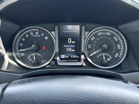 Used 2023 Toyota Tacoma TRD Off-Road w/ TRD Premium Off Road Package AWD/4WD image 29