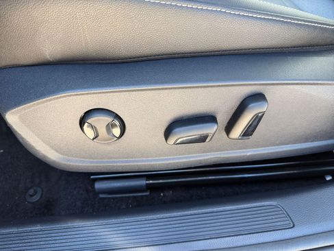 Used 2025 Volkswagen Jetta SE image 23