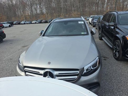 Used 2019 Mercedes-Benz GLC 300 4MATIC w/ Multimedia Package image 2