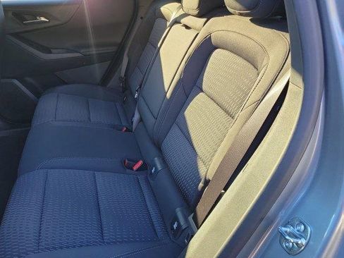 Used 2025 Chevrolet Equinox LT w/ Safety and Technology Package image 9