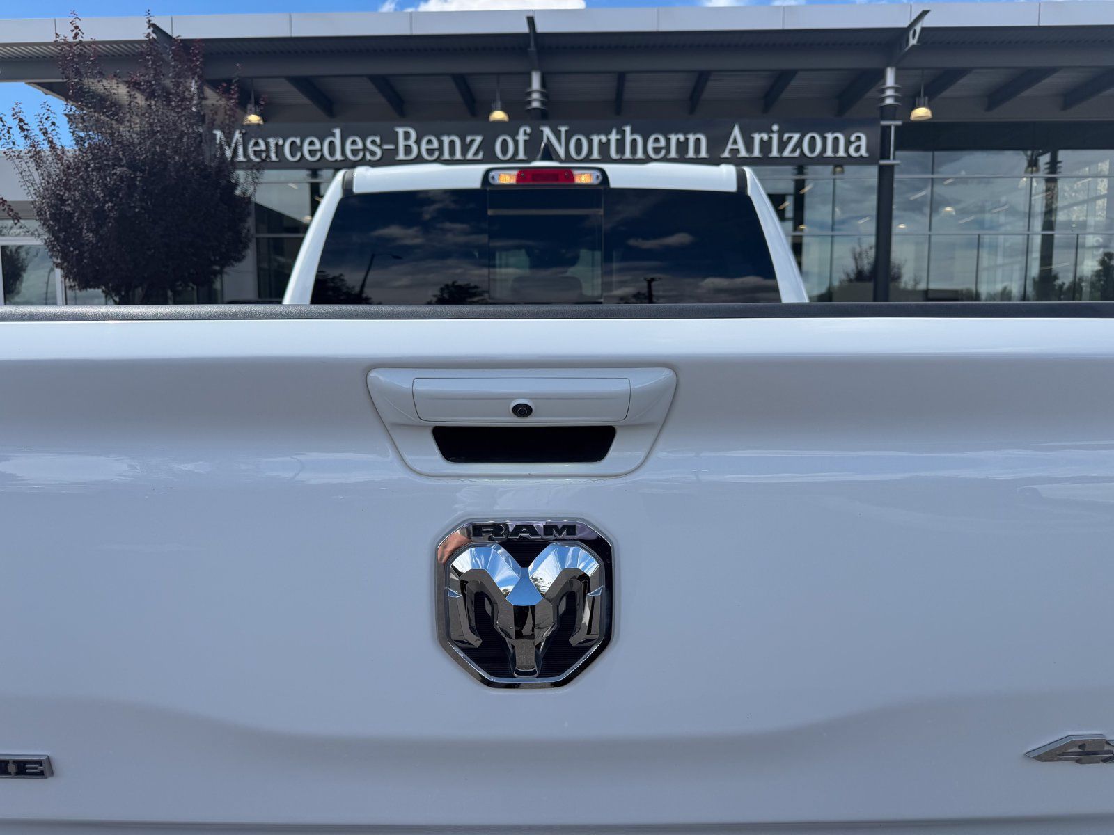 Used 2023 RAM 1500 Laramie AWD/4WD image 2