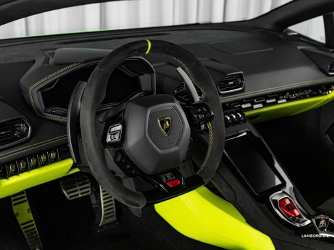 Used 2024 Lamborghini Huracan Sterrato image 35