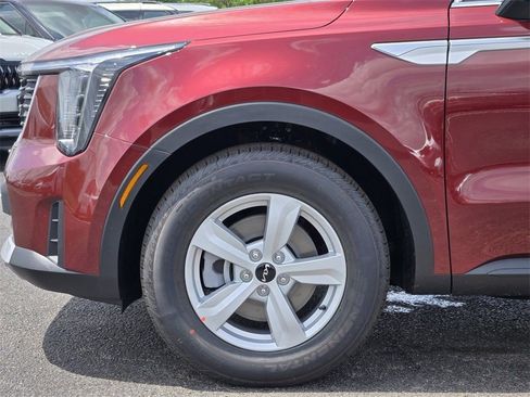 New 2025 Kia Sorento LX image 5