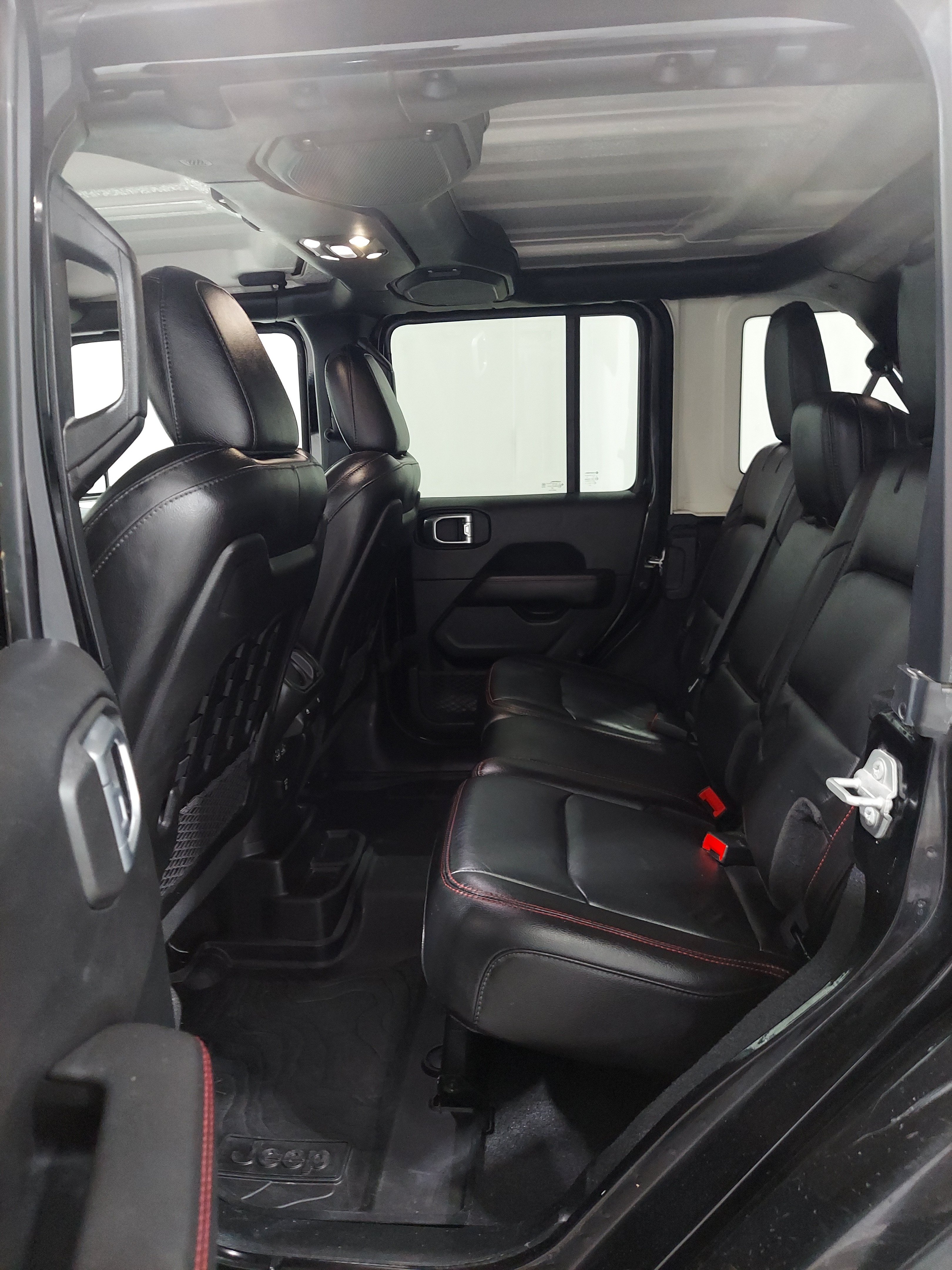 Used 2021 Jeep Wrangler Unlimited Rubicon w/ Dual Top Group AWD/4WD image 13