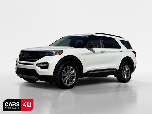 Used 2022 Ford Explorer XLT w/ Equipment Group 202A AWD/4WD image 3